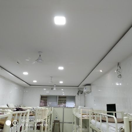 Star Dormitory Мумбаи Экстерьер фото