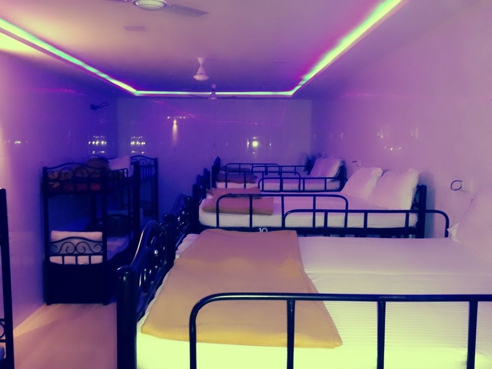Star Dormitory Мумбаи Экстерьер фото