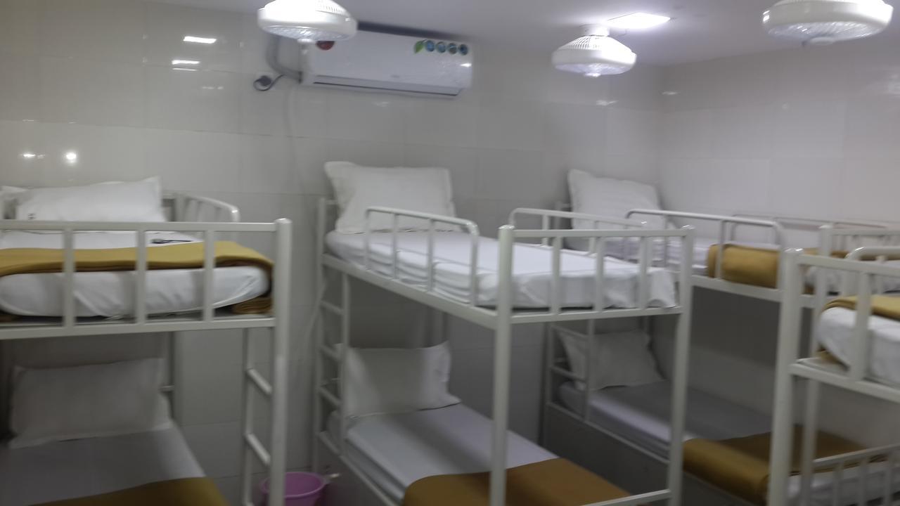 Star Dormitory Мумбаи Экстерьер фото