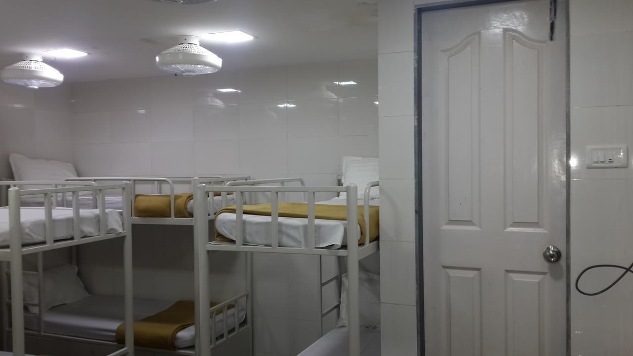 Star Dormitory Мумбаи Экстерьер фото