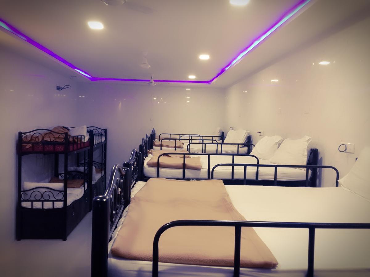 Star Dormitory Мумбаи Экстерьер фото