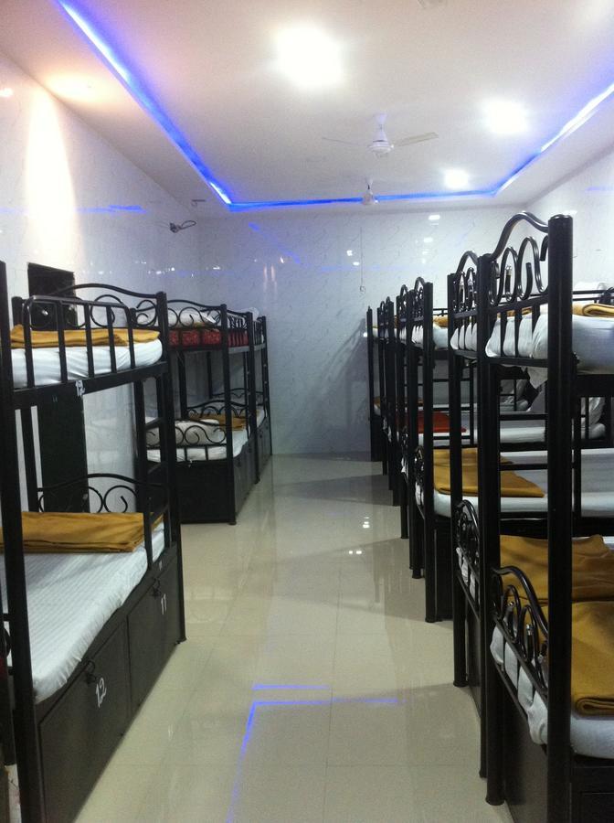 Star Dormitory Мумбаи Экстерьер фото