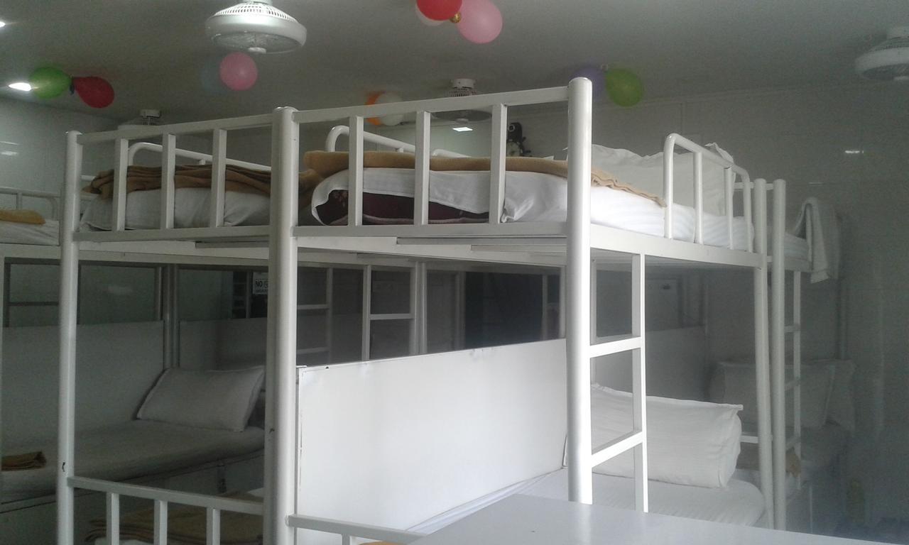 Star Dormitory Мумбаи Экстерьер фото