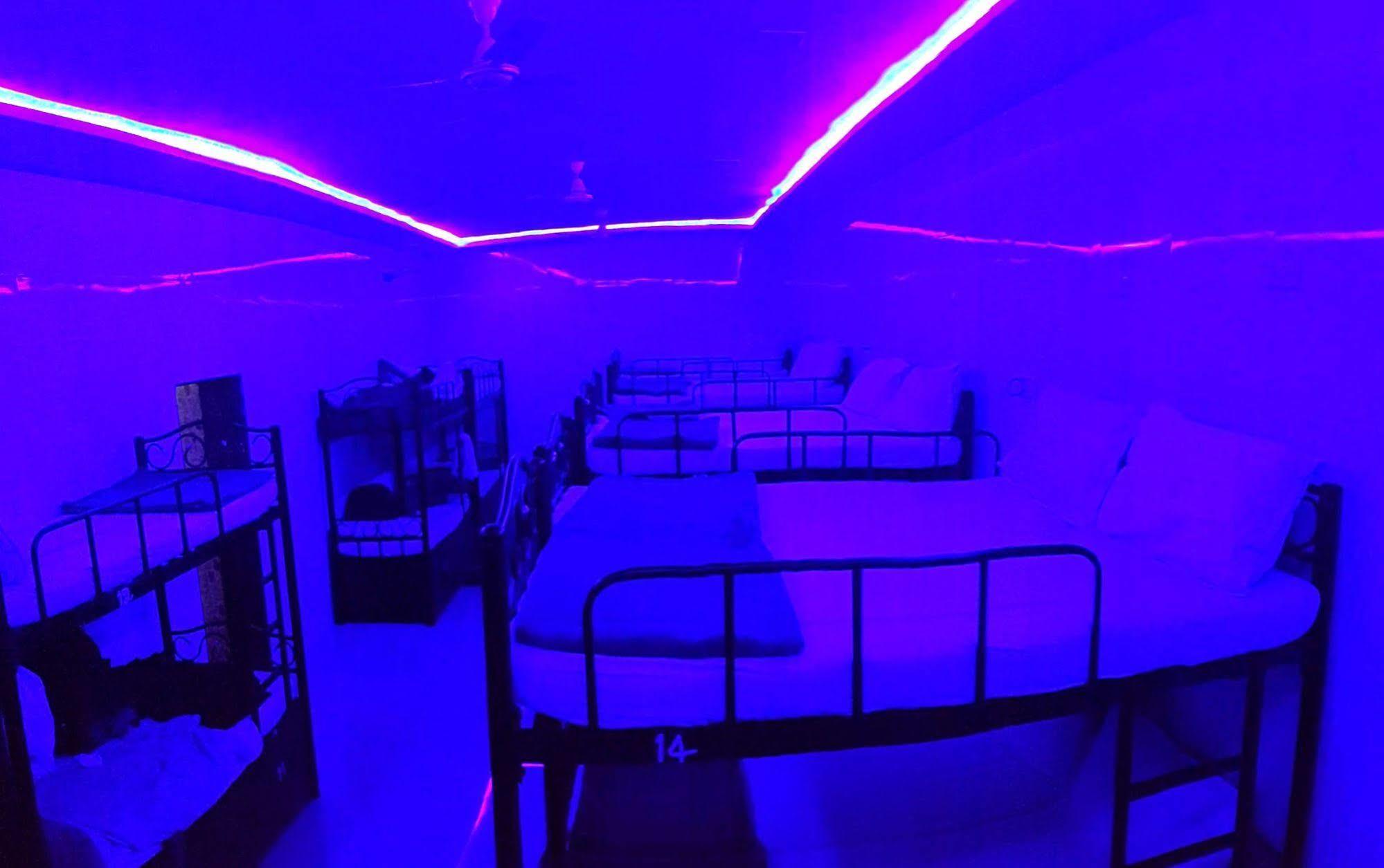 Star Dormitory Мумбаи Экстерьер фото