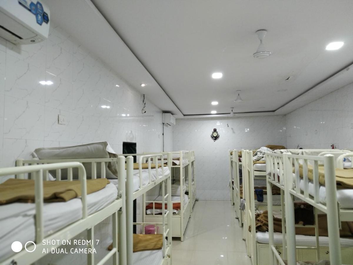 Star Dormitory Мумбаи Экстерьер фото