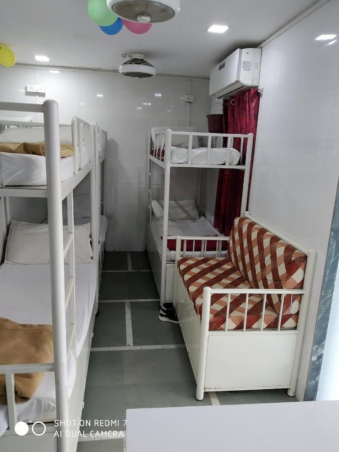 Star Dormitory Мумбаи Экстерьер фото
